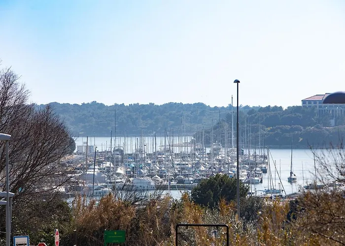 Sea View Apartment With Free Parking